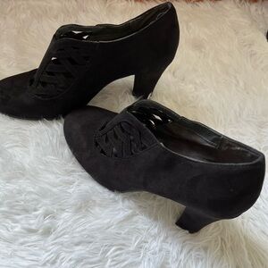 Aerosoles Petroleum Black Cutout Zip Bootie Womens Size 7.5